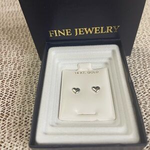 New in box 14K small Gold Heart Earring studs